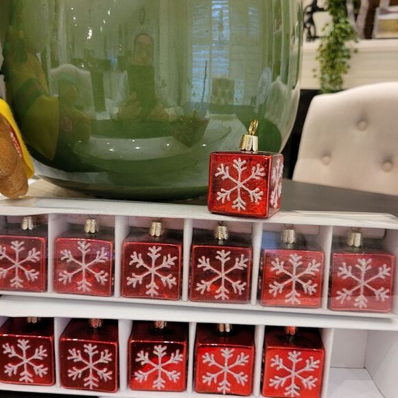 💚Christmas Gift Box Place Setting Card Holders NIB 6 for $20 or 12 for $35 - Picture 3 of 3